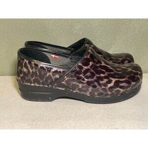 Sanita Leopard Print Brown Women's Nursing Clogs - Sz 42/10.5
